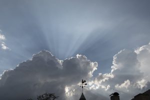 Het spel van zon en wolken